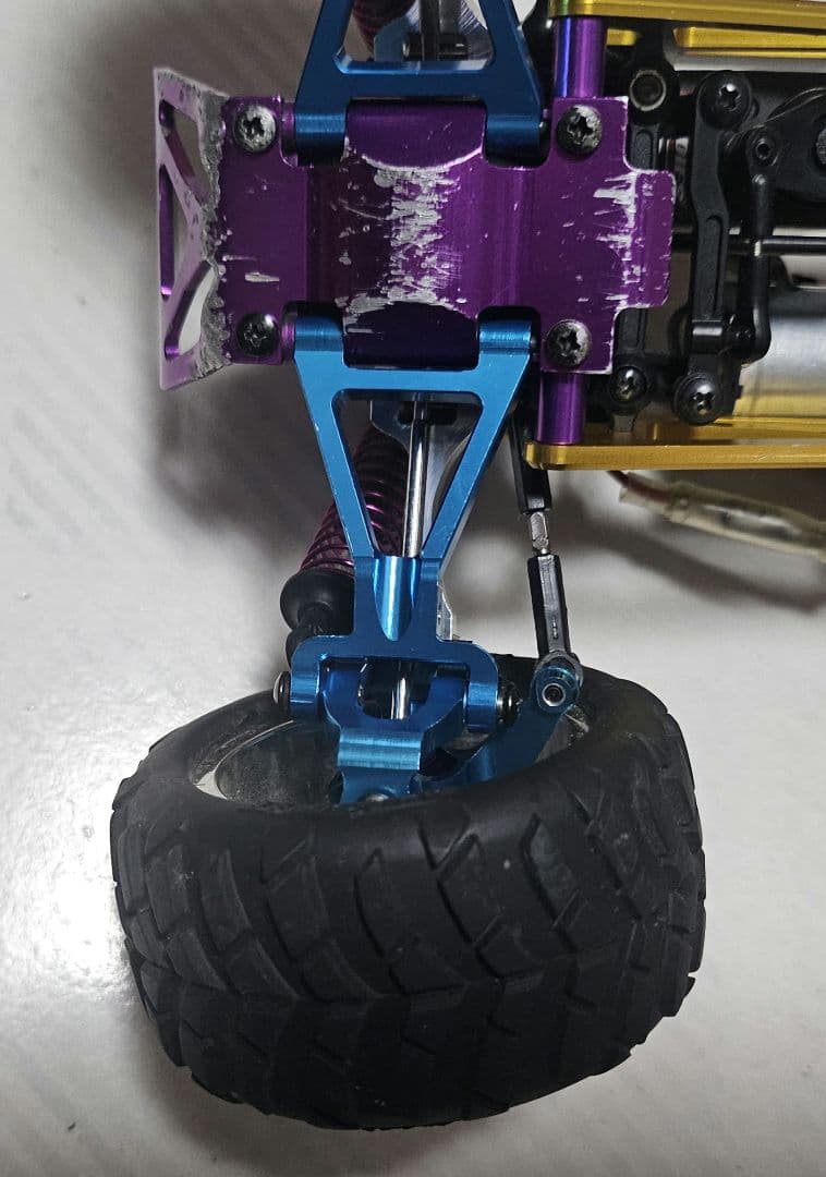 ミニジーラ HPI ラジコン HOT BODIES