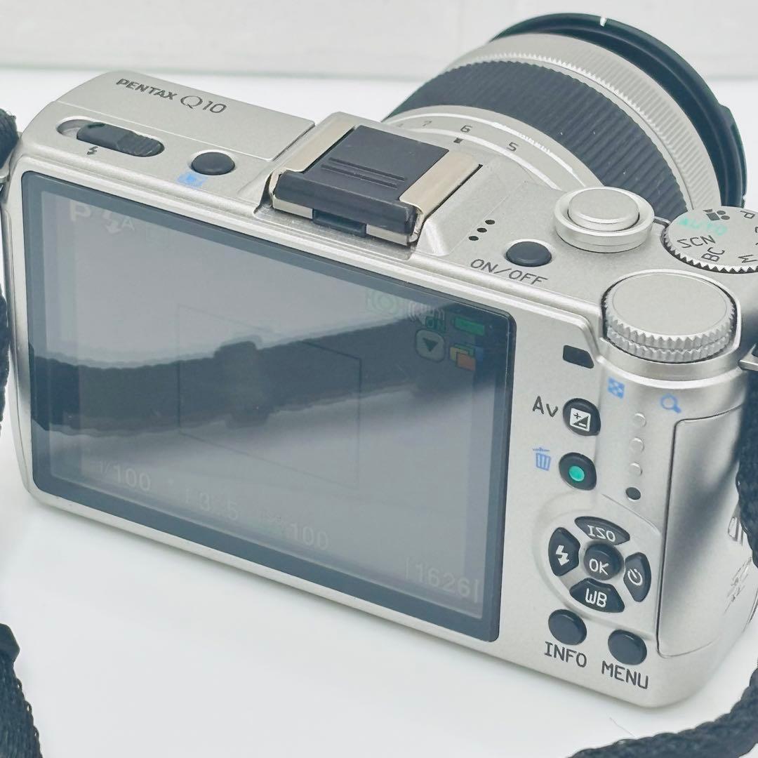 【美品】PENTAX Q10 ミラーレス 一眼 レンズセット　ケース付き