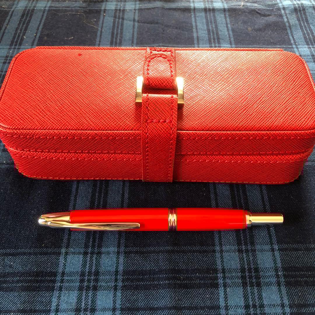 パイロット キャップレス2009年限定万年筆 レッド 中字 Ｍニブ