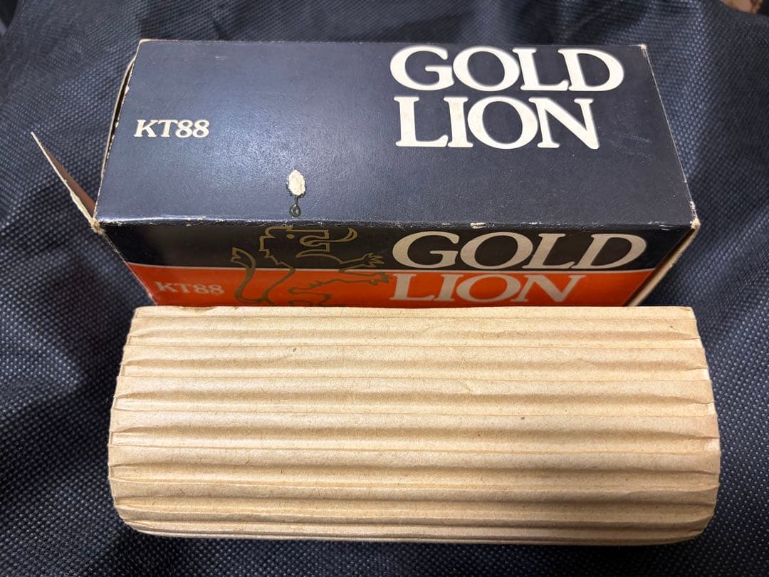 C*s様 イギリス製GOLD LION KT88 真空管2本 1本は箱なし