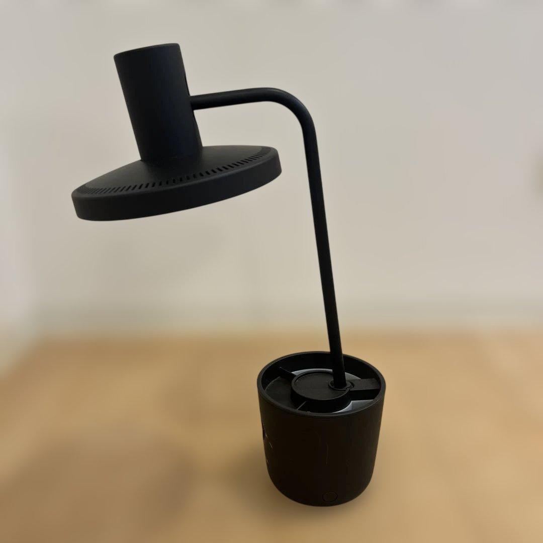 バルミューダ　デスクライト