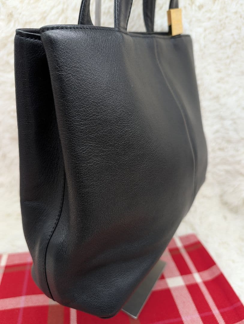 専用品。BURBERRY ブラックレザー ハンドバッグ
