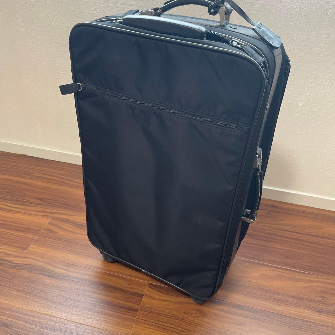 プラダ　スーツケース　キャリーケース