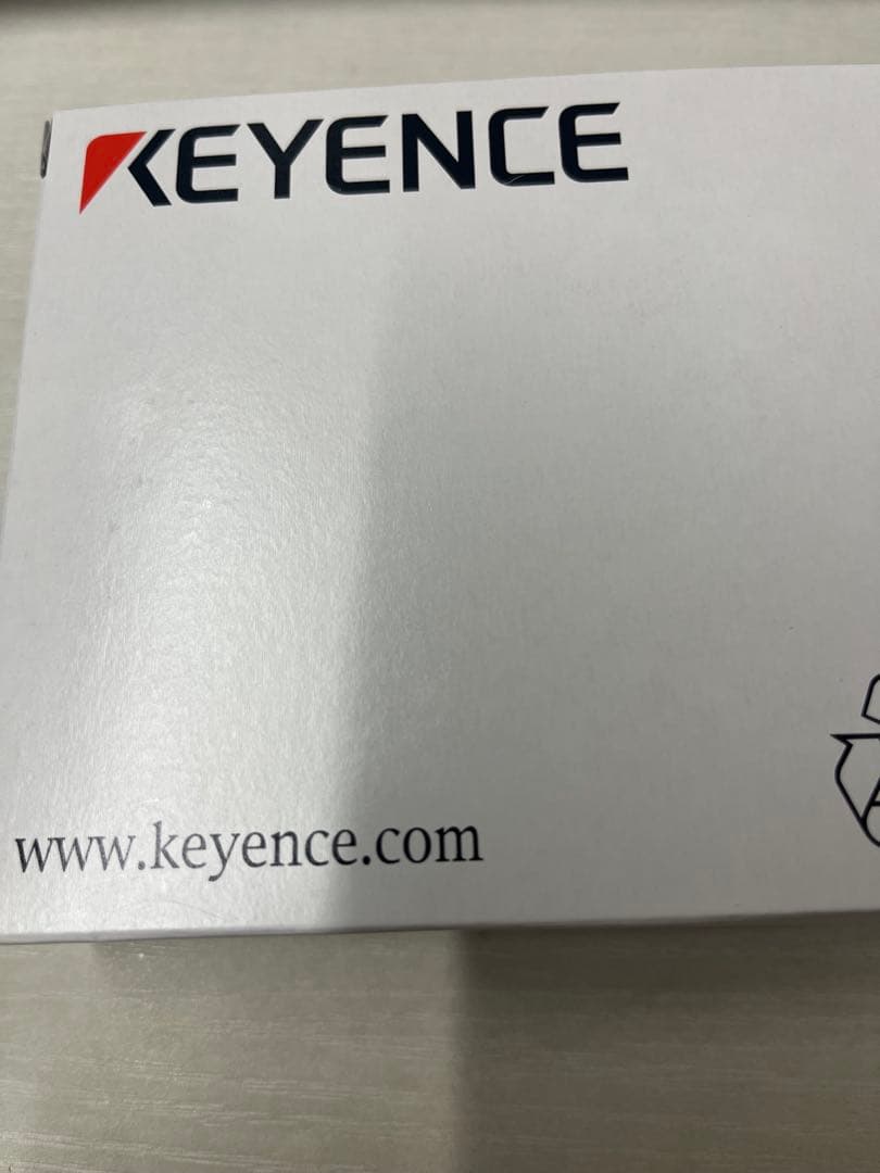キーエンス　LR-ZB100N レーザセンサ　新品2個