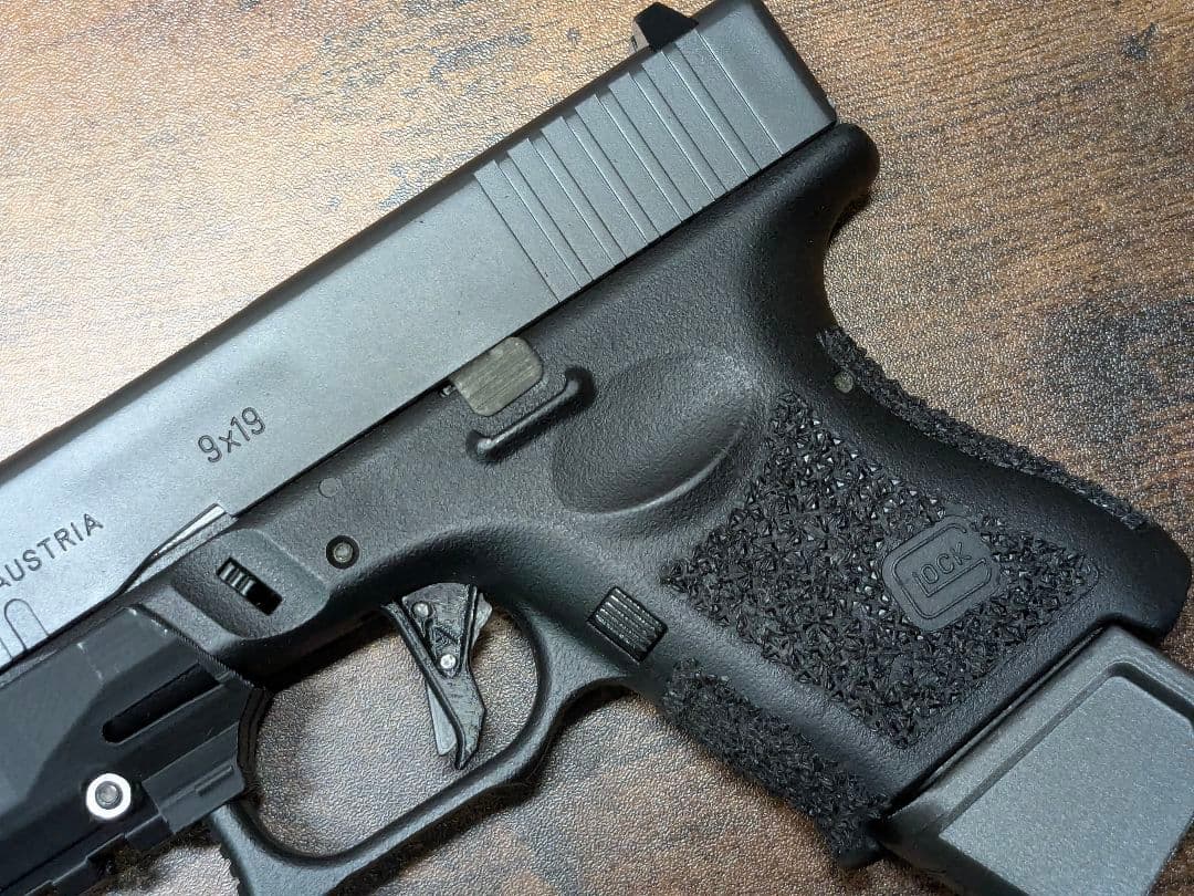 東京マルイ　グロック26 カスタム　ガスブローバック　アンダーレール