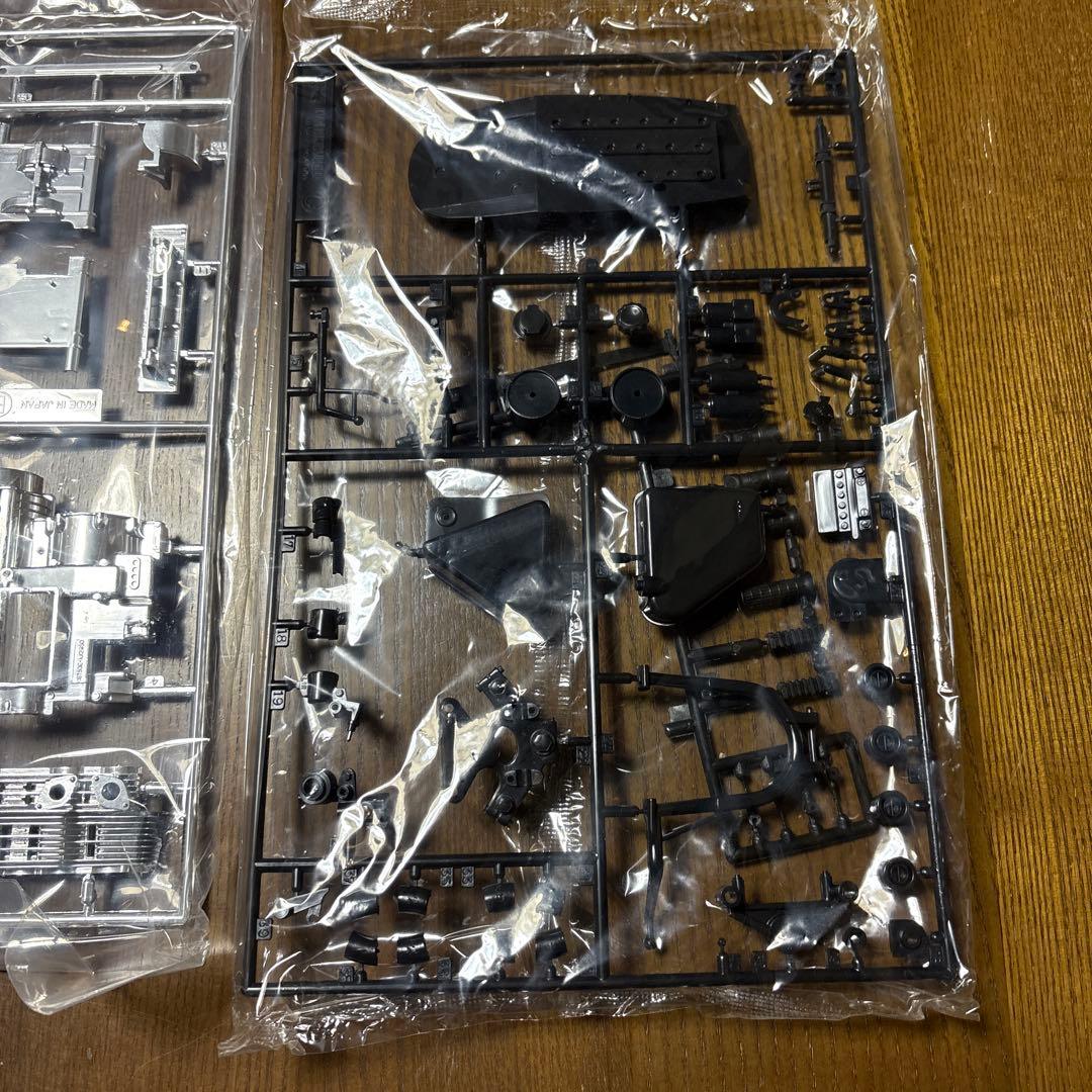 タミヤ　オートバイ　プラモデル　1/6 ホンダ　　ドリーム　CB750 FOUR