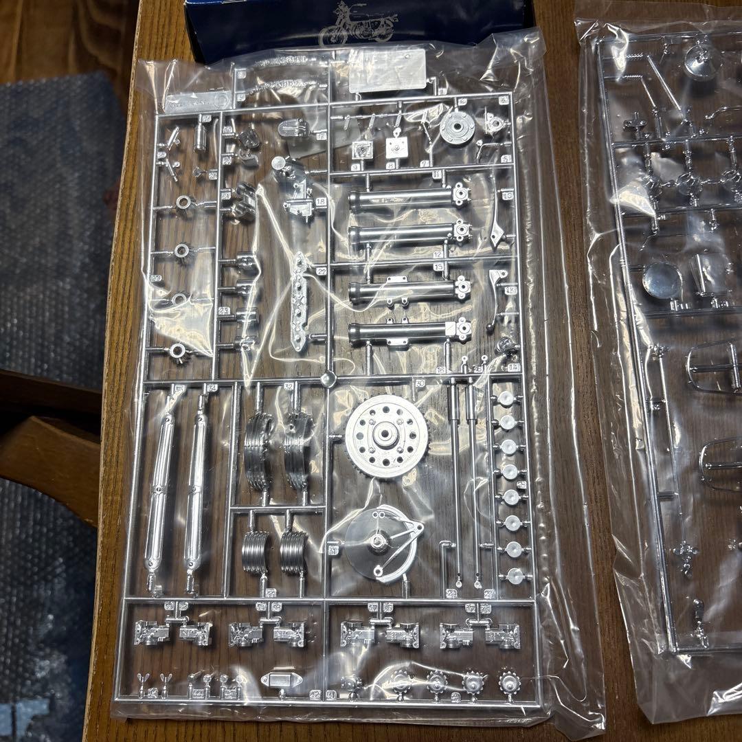 タミヤ　オートバイ　プラモデル　1/6 ホンダ　　ドリーム　CB750 FOUR