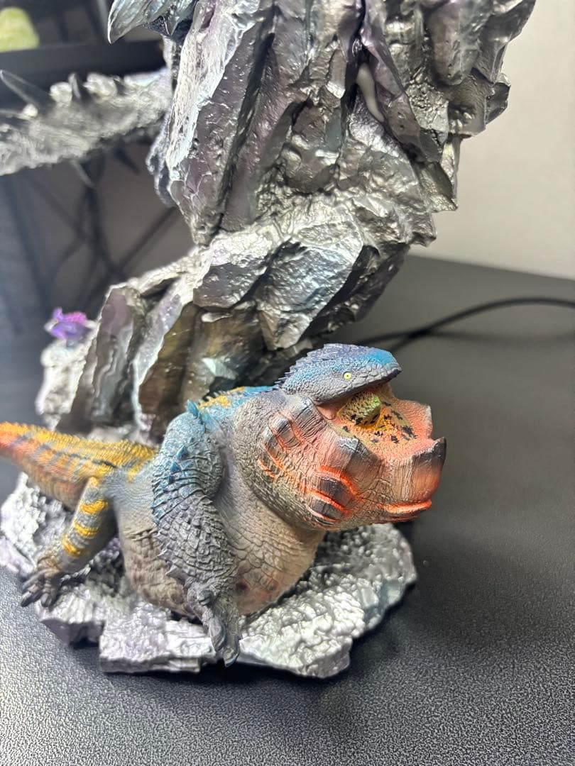 モンスターハンター フィギュア ガレージキット リオレウス希少種 LED発光あり