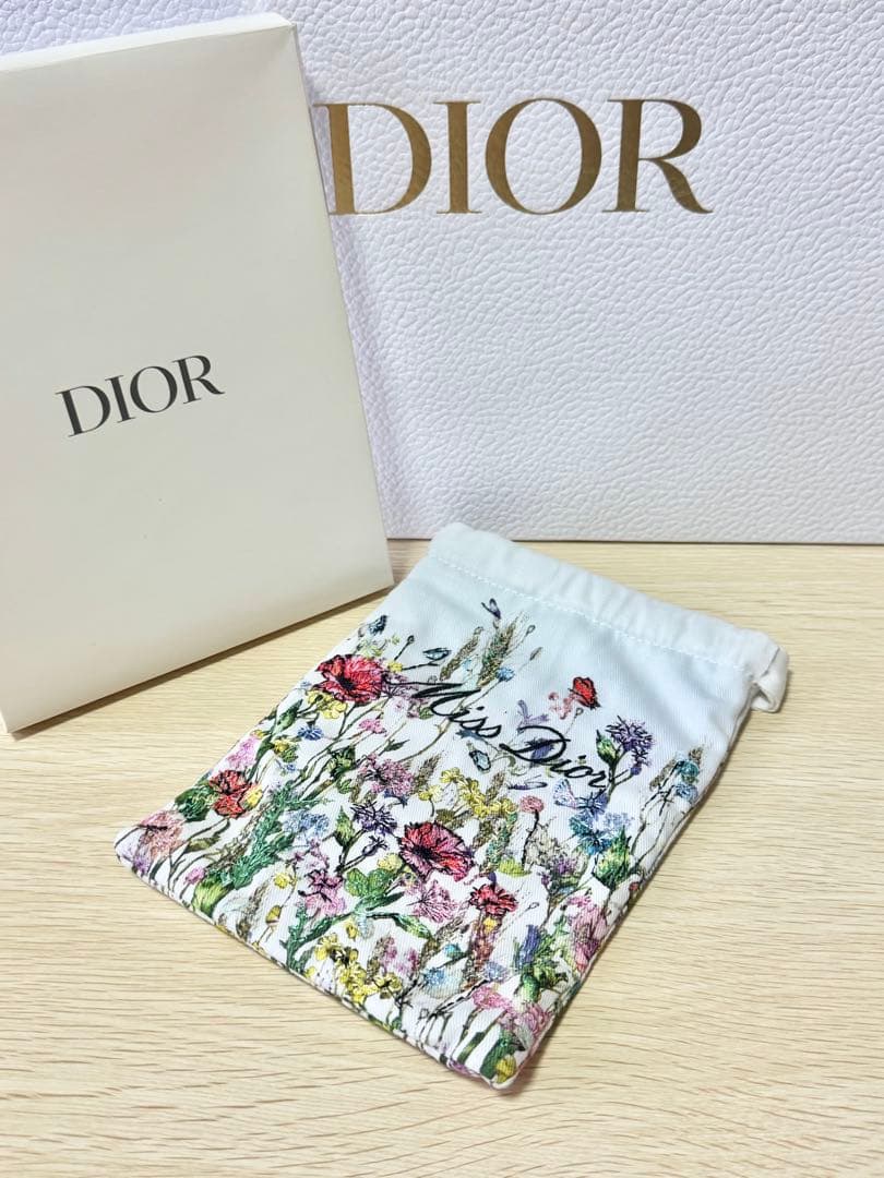 Dior 刺繍巾着ポーチ