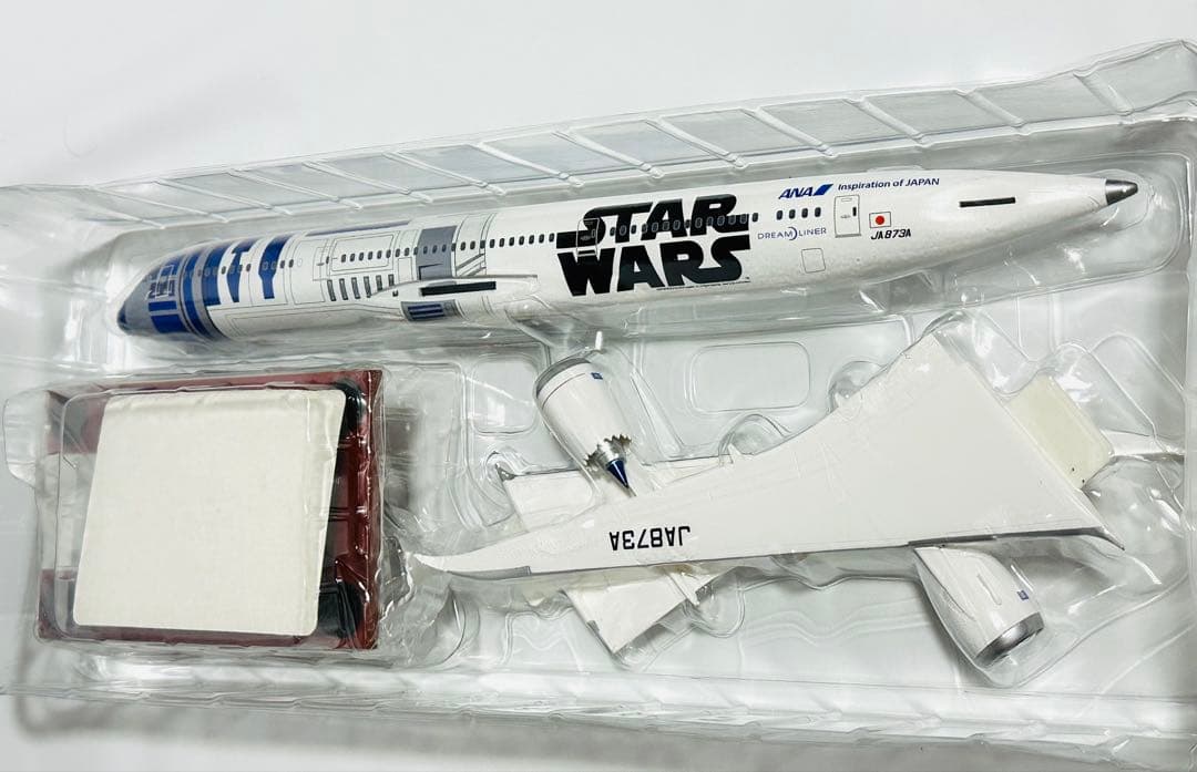 全日空商事 1/200 R2-D2 ANA JET B787-9