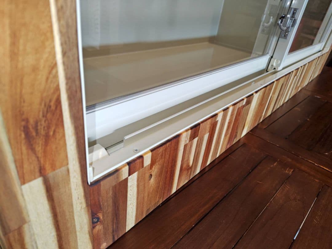 爬虫類ケージ　アルミサッシ