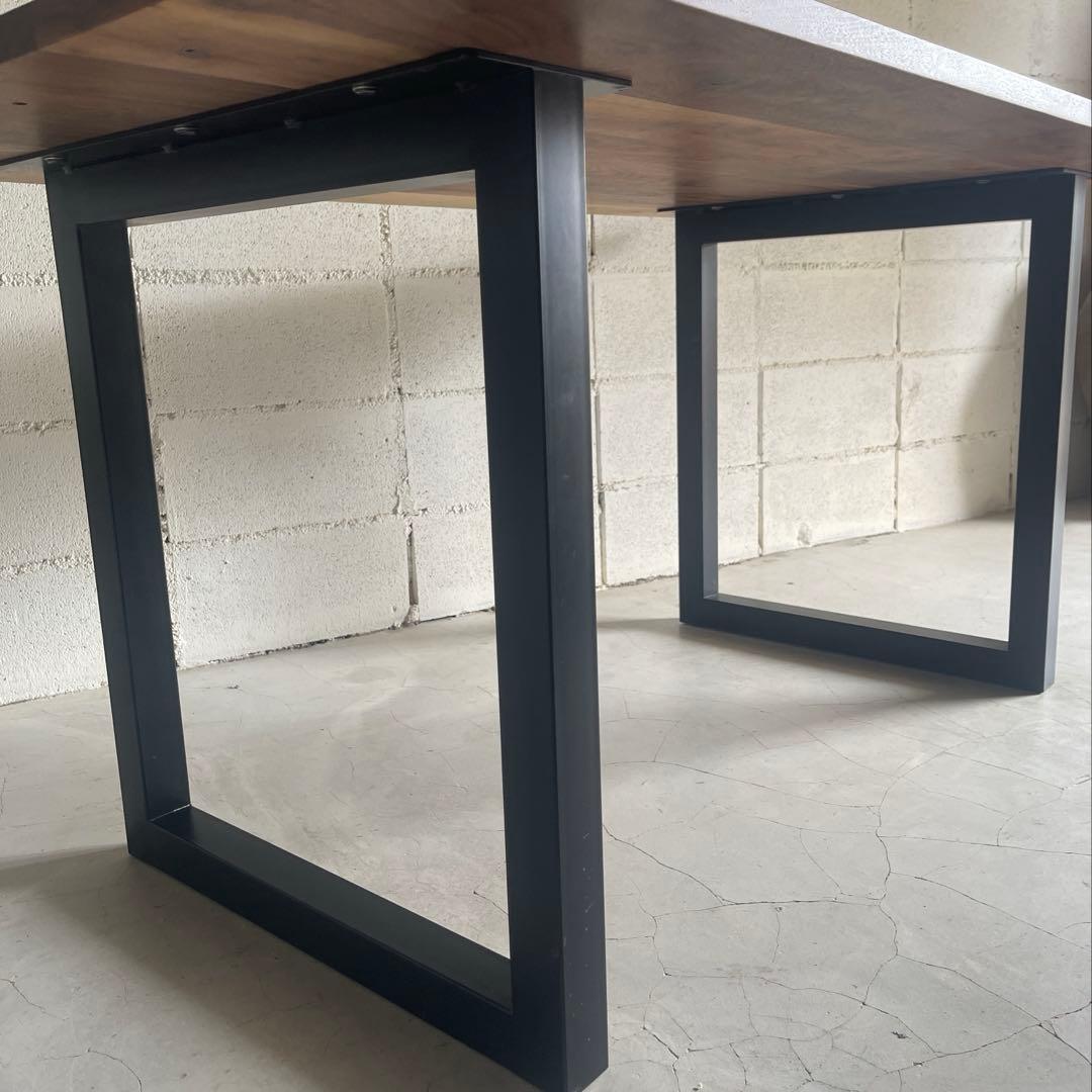 美品　ウォールナット無垢材　ダイニングテーブル　アイアン脚　脚取付位置変更可