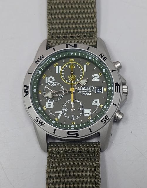 セイコー海外モデル クォーツ クロノグラフ 新品　SND377R