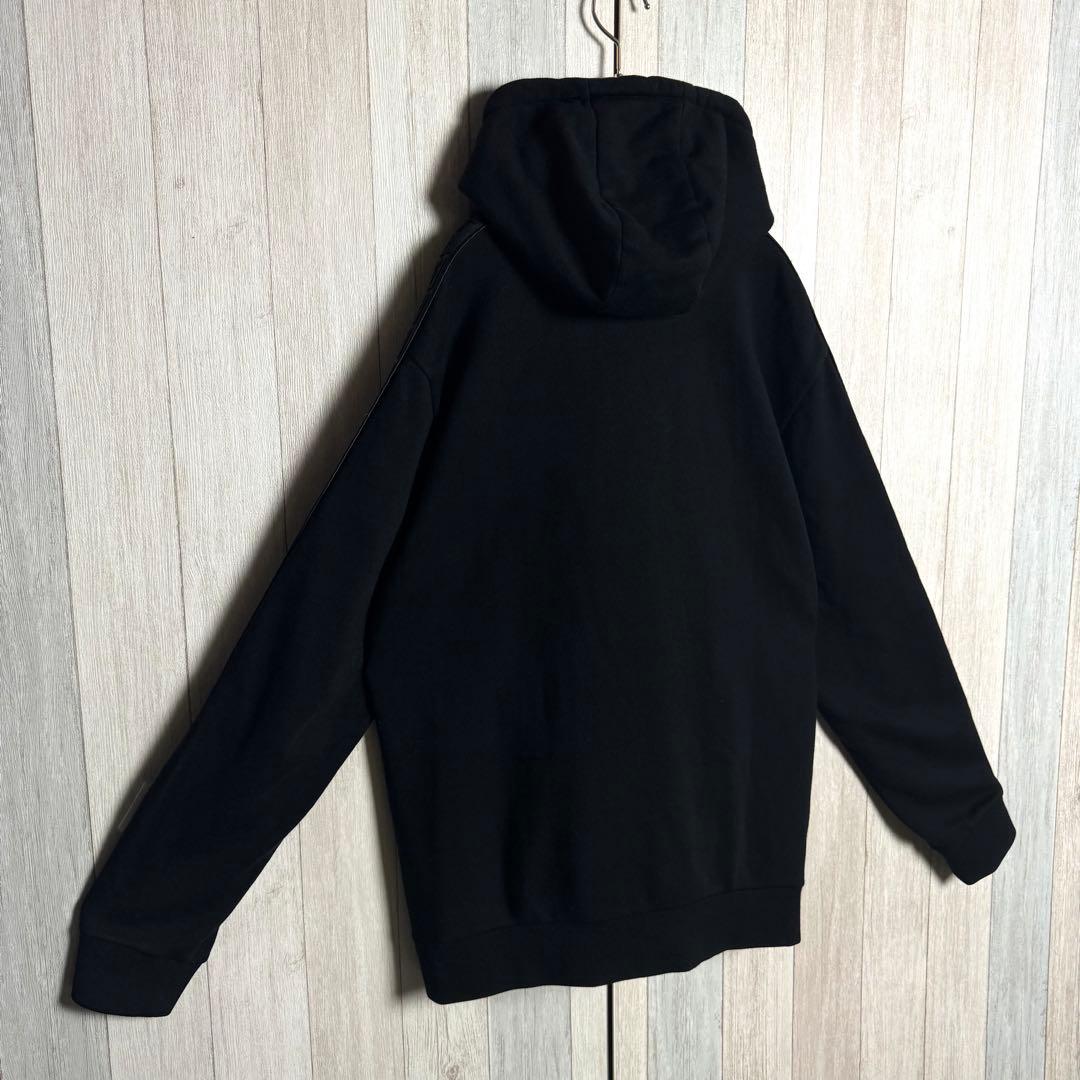 3092【希少・美品】フェンディ シルク混 ズッカ柄 袖ライン ブラックパーカー