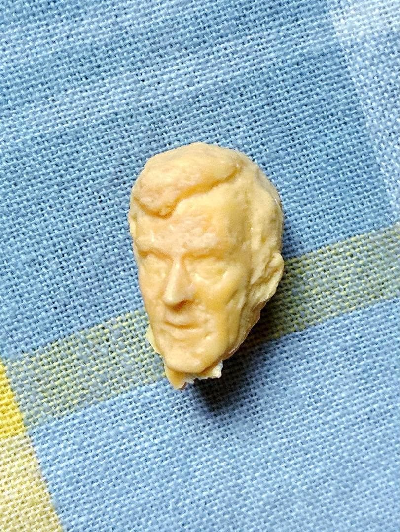 ヴィンテージ 007 ジェームズ・ボンド (故ロジャー・ムーア) ガレージキット