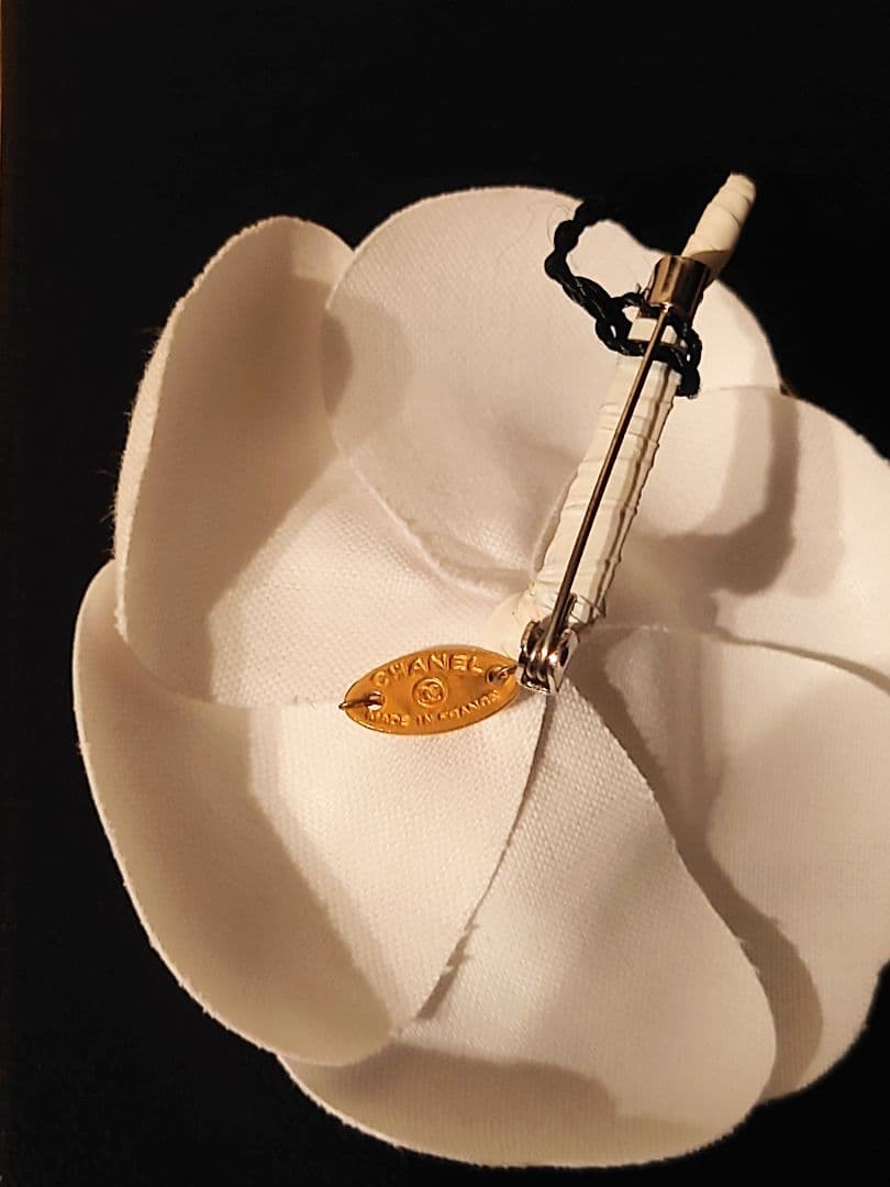 美品 CHANEL ホワイト ブローチ コサージュ