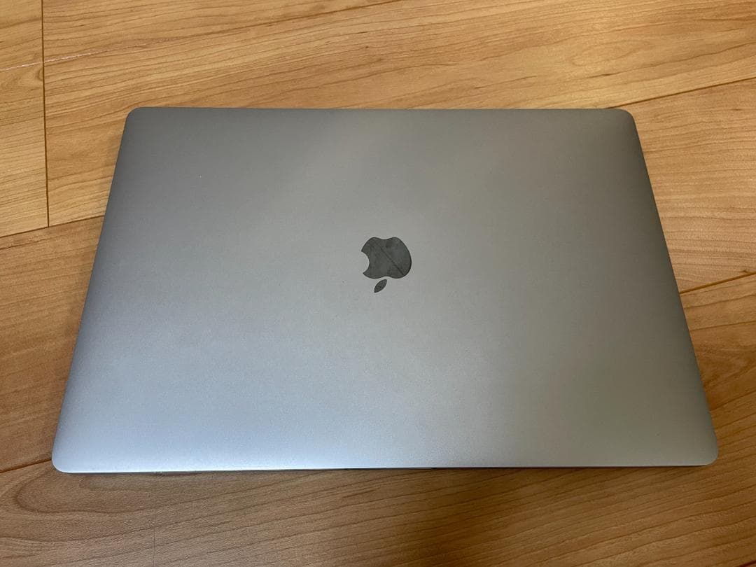 シルバー MacBook 本体 A4121　箱付き