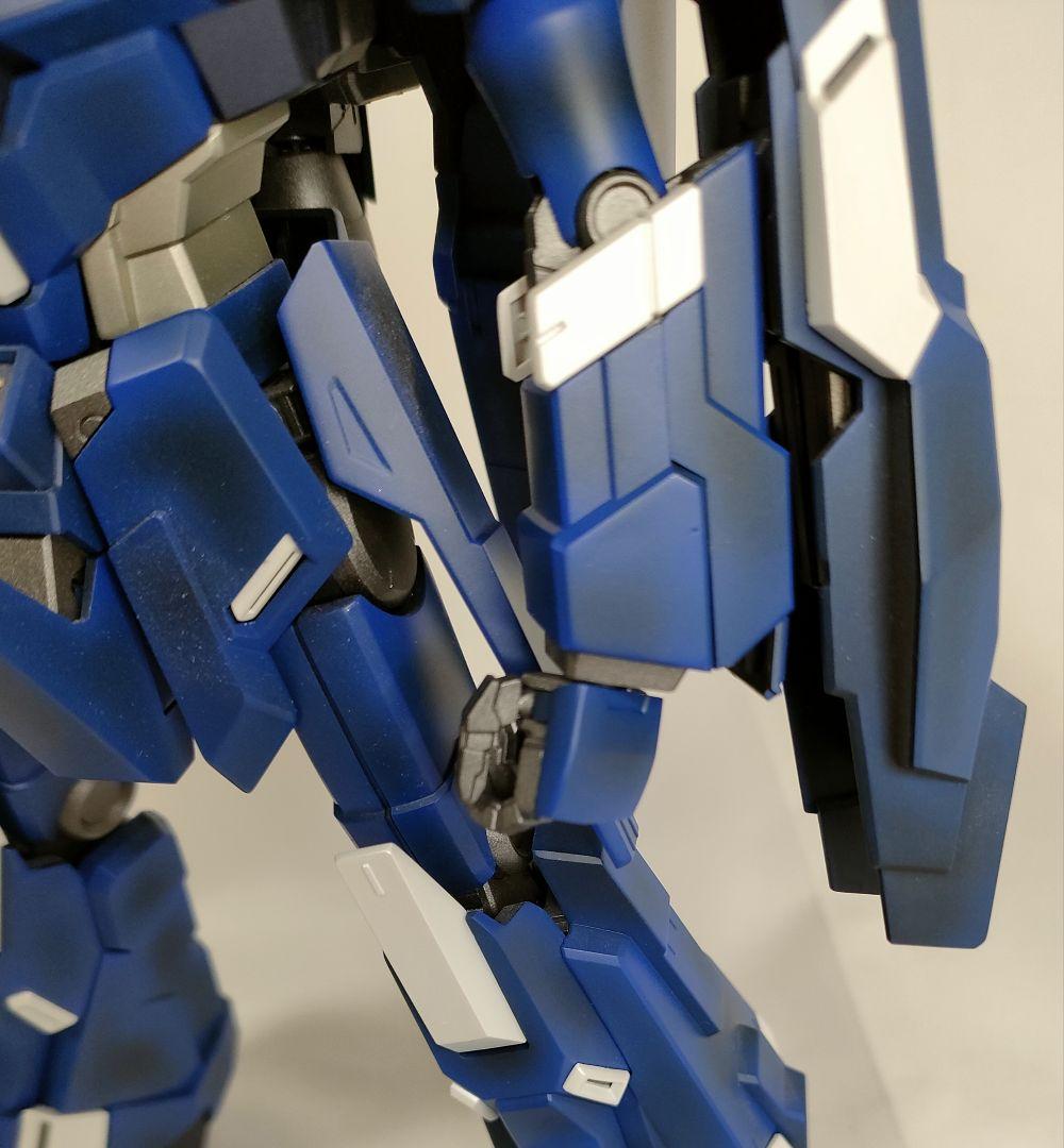 ガンプラ 塗装済完成品 MG 1/100 RGZ-95 リゼル