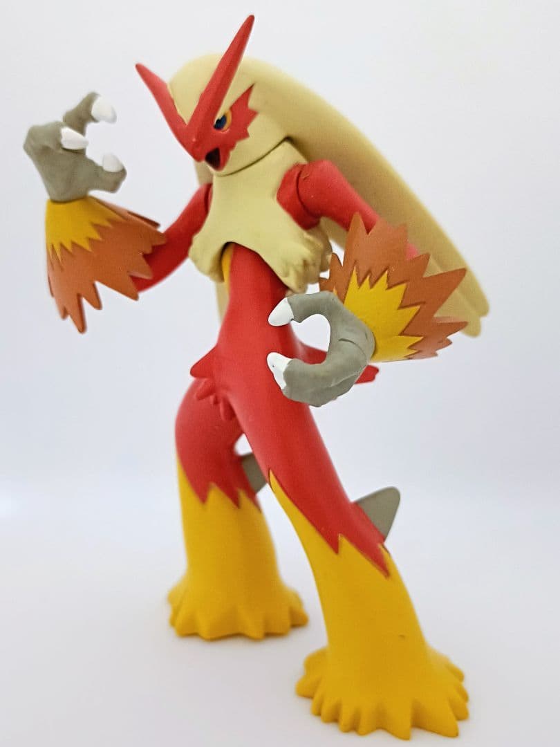 【ポケドール　バシャーモ】　+　おまけ【ポケモンポーズフィギュア　バシャーモ】