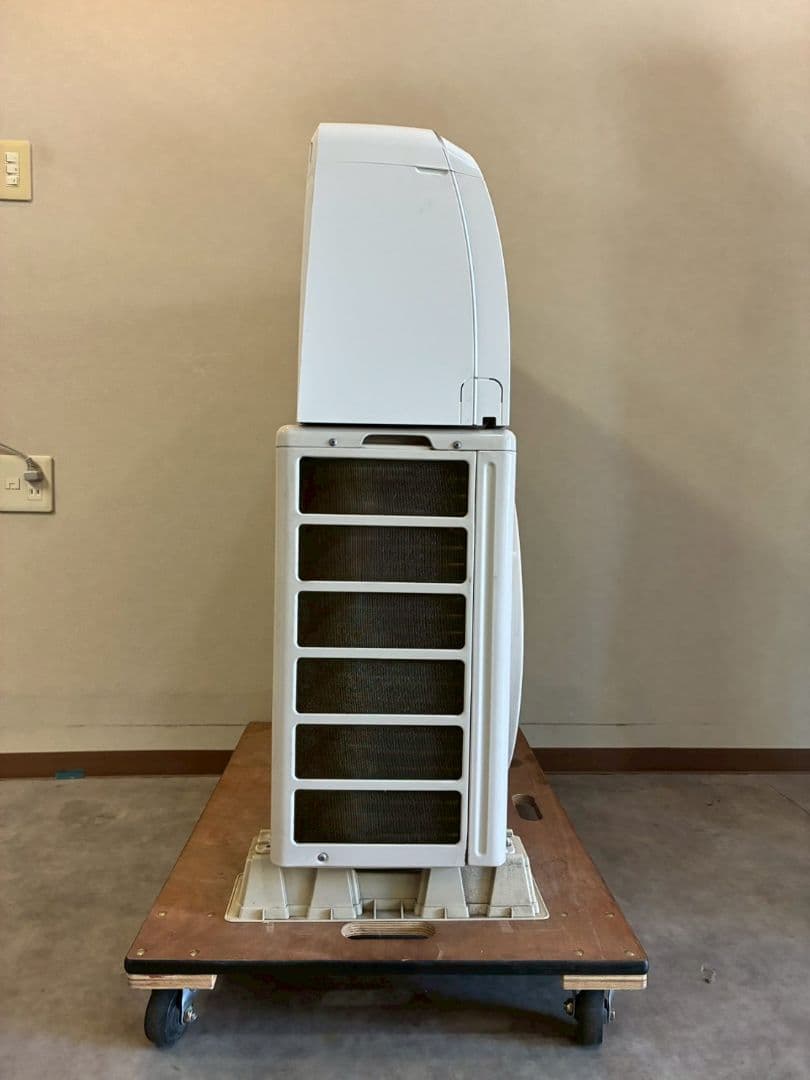 ◯2030 東芝【RAS-N221DZ (W)】2024年 6畳 エアコン 中古