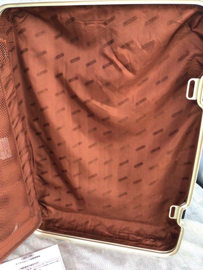 希少、廃盤リモワ　ゴールドトパーズ機内持込サイズ2輪の商品です。