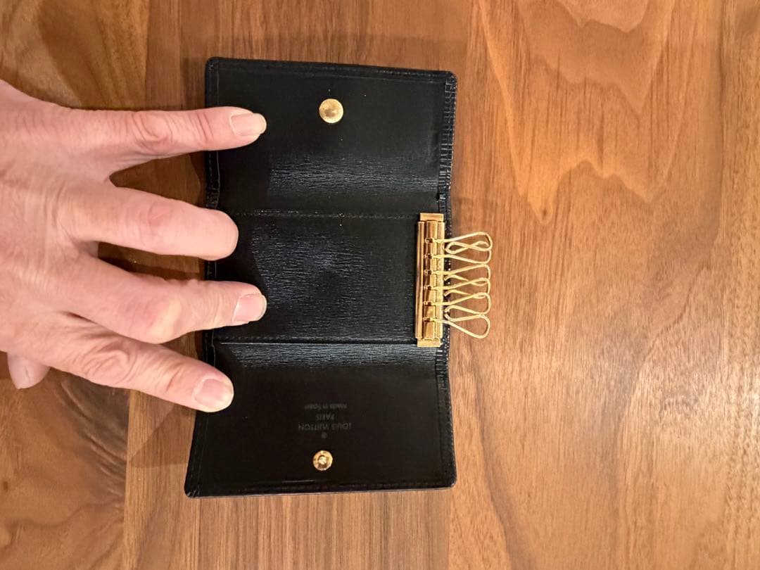 LOUIS VUITTON ブラック レザー キーケース