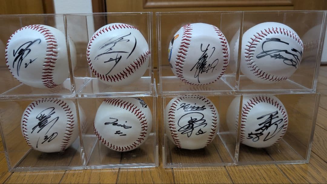 千葉ロッテマリーンズ 　直筆サインボール　62個ケース付き　＋1個（追加）