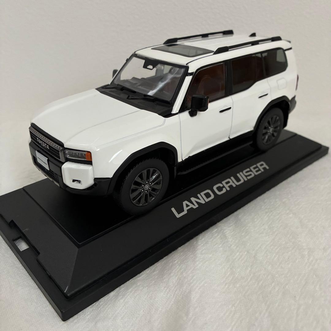 トヨタ ランドクルーザー 250 1/30スケール ホワイト