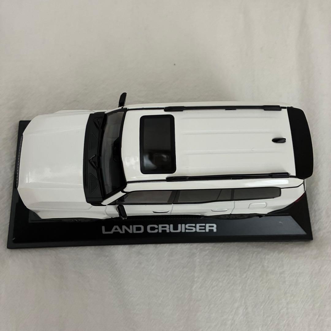 トヨタ ランドクルーザー 250 1/30スケール ホワイト