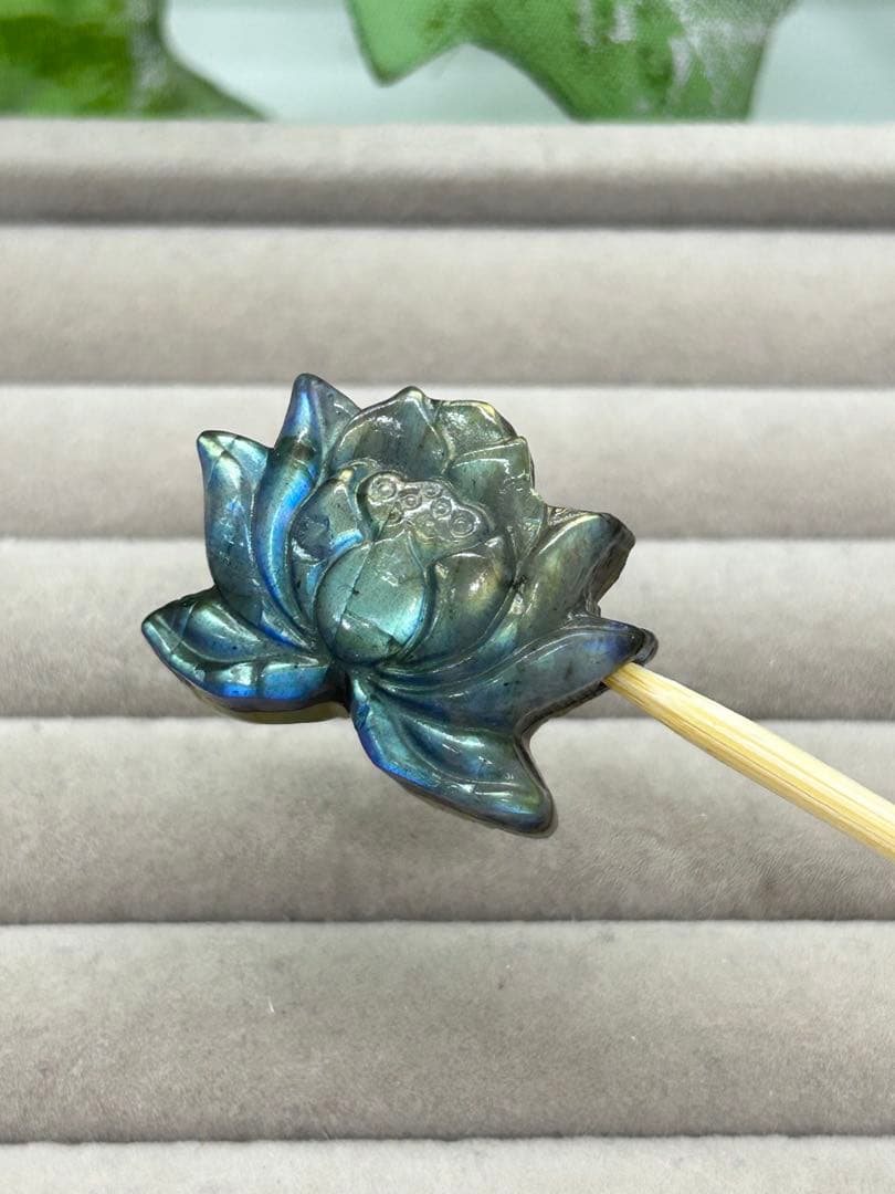 天然石ラブラドライト　蓮パーツ　No.1240