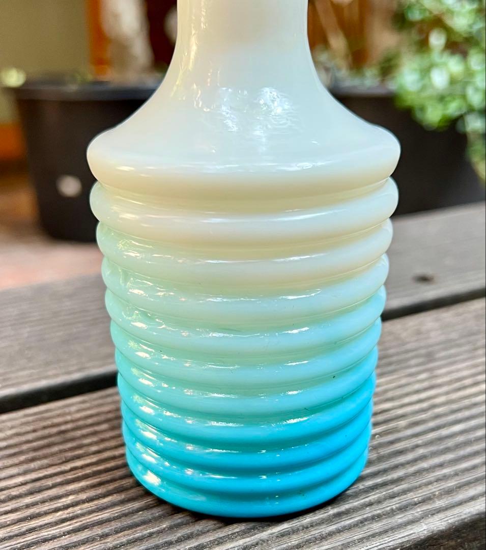 大正ロマン　乳白ガラス青グラデーション 徳利　一輪挿し　和ガラス　ウランガラス