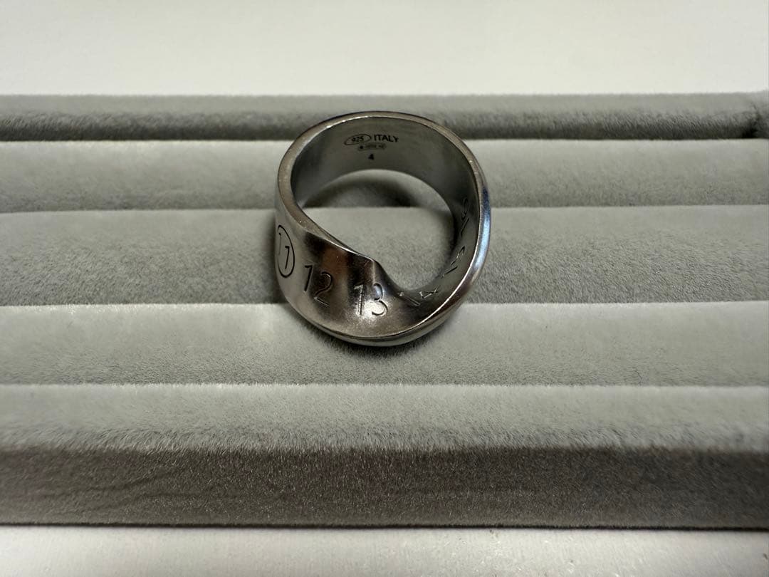 Maison Margiela ツイストナンバーリング