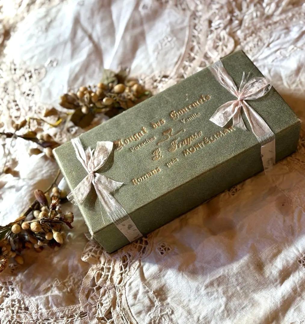 フランス　アンティーク　お菓子箱　プレゼンテーションボックス