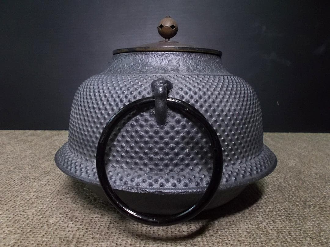 茶道具 風炉釜セット 霰茶釜 釜環 未使用五徳 織部風炉 敷板 前瓦 送料込み