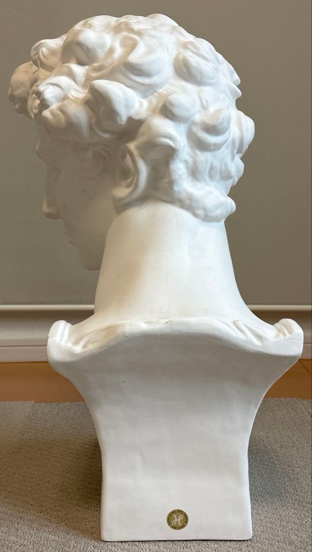 ジュリアーノ・メジチ胸像