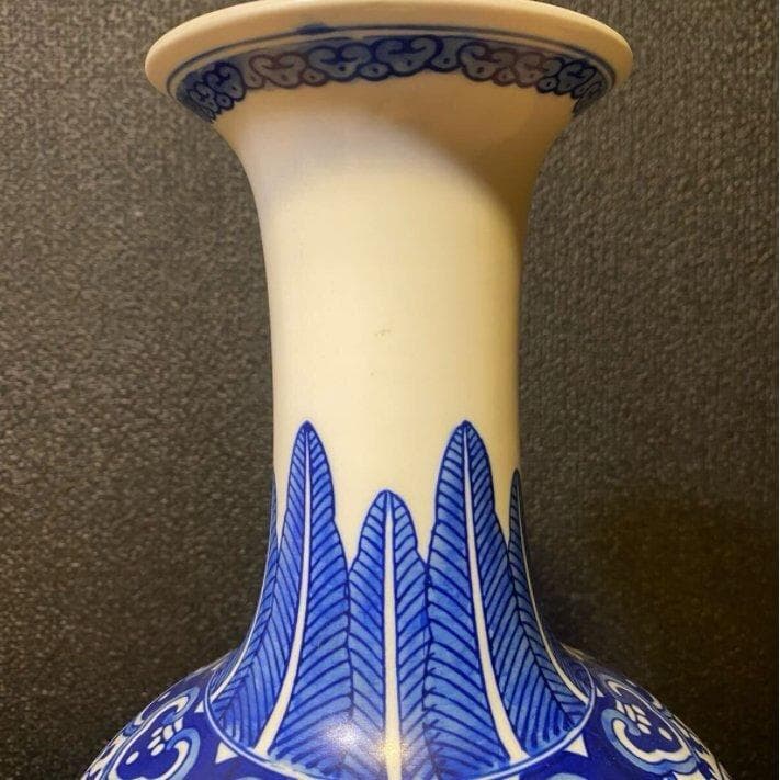 64 Z2003 景徳鎮製　青花染付唐草文花瓶　花器　 花瓶　骨董品　古美術品