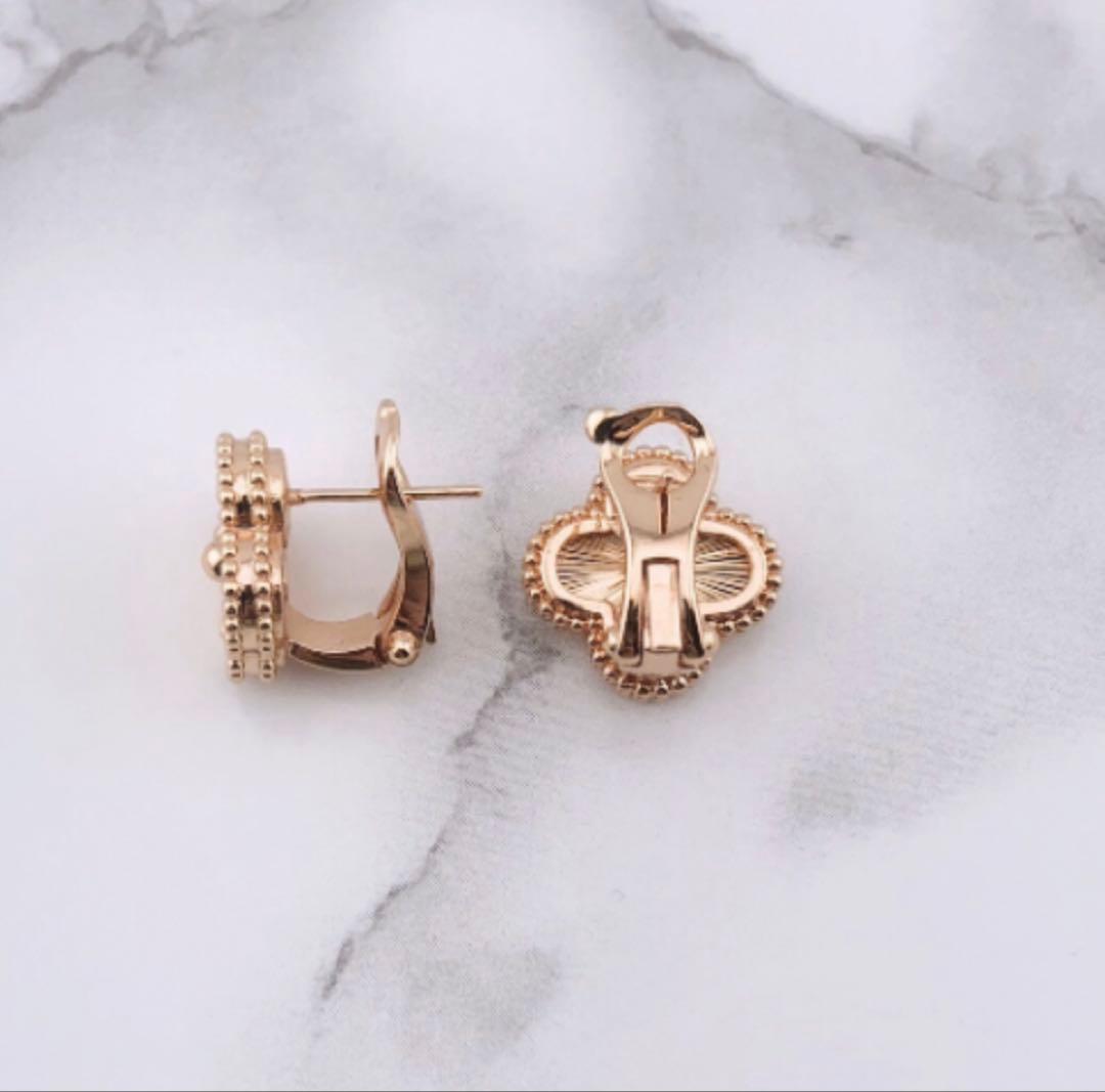 ピンクゴールド　クローバー　ピアス