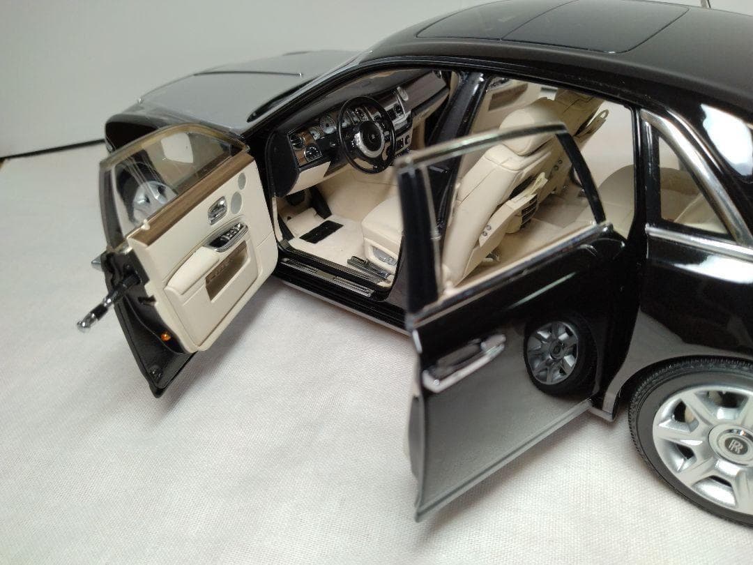 235　京商　1/18　ロールスロイス　ゴースト　黒/シルバー