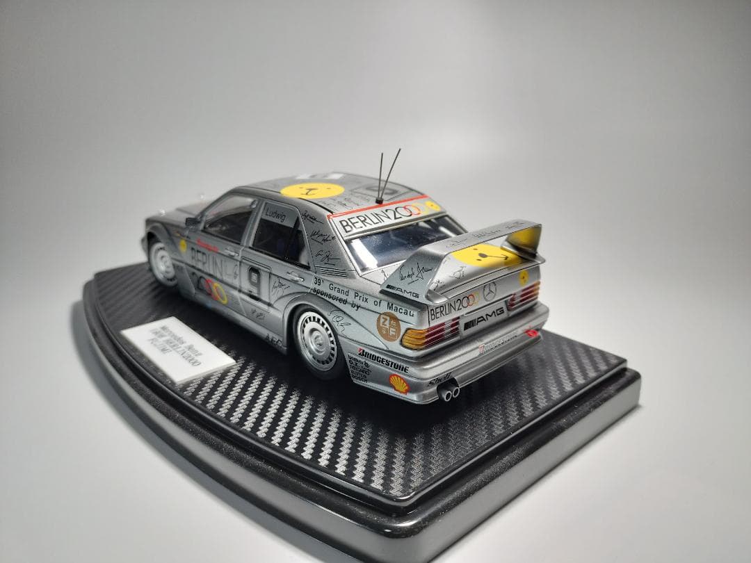 1/24 メルセデスベンツ 190E ベルリン2000 プラモデル 完成品