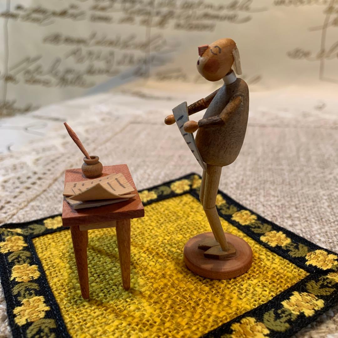 ドイツ製　木製人形　エルツ地方の珍しいユニークな文学者のお人形なんか可愛いです！