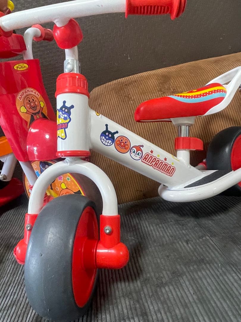 アンパンマン三輪車　はじめてのアンパンマンバイク