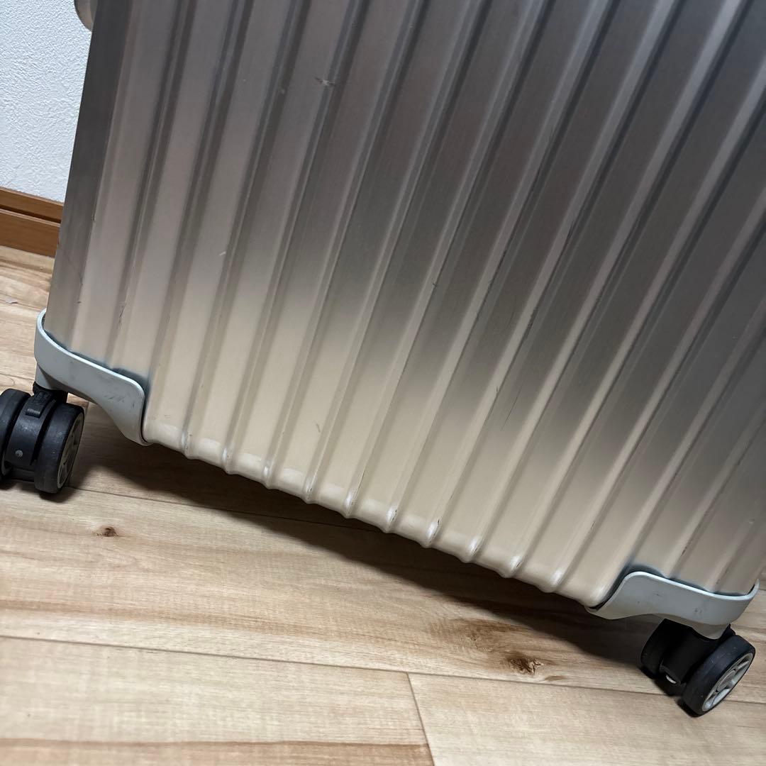 リモワ　トパーズ　45L 4輪　シルバー　キャリーケース　状態良い　最安値