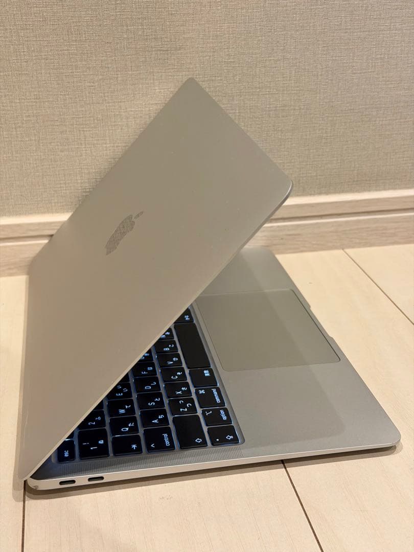 MacBook本体 MacBook Air 2020 Core i5 8GB 256GB