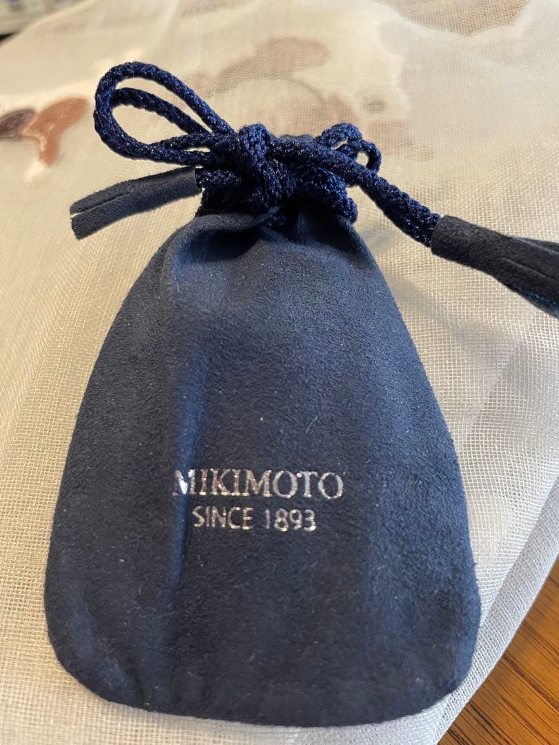 MIKIMOTOミキモトブローチ K18 ダイヤ0.03カラット2粒　鳥ツバメ