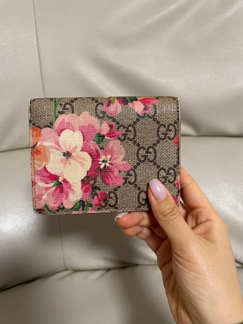 Gucci フラワープリント 二つ折り財布　即購入ok