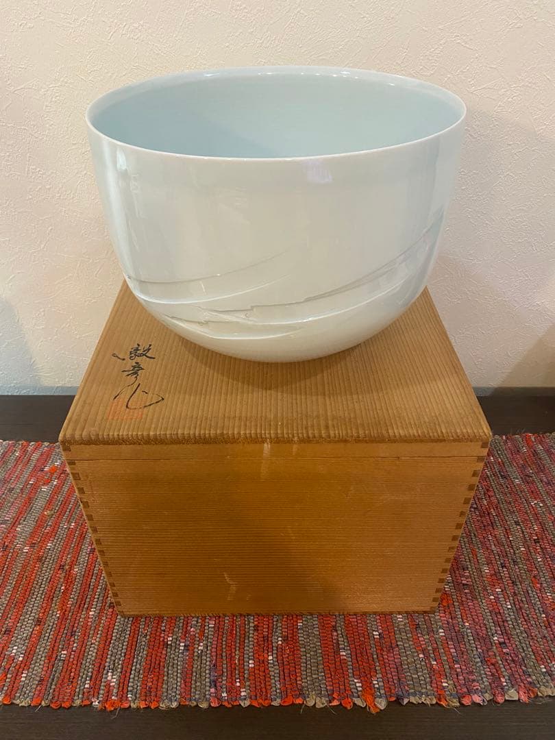 辻毅彦 自作 白瓷魚紋花器 聡窯 ひっかき文様