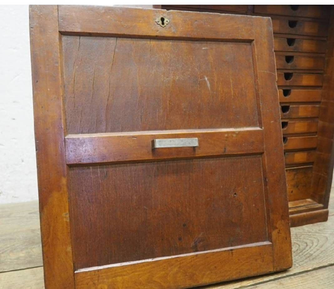 1022 アンティーク　小引き出し　収納棚　チェスト　ケース　レトロ 小物入れ