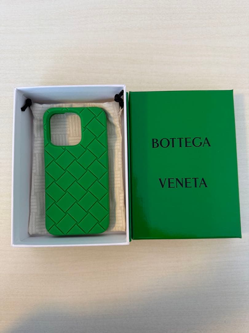 BOTTEGA VENETA iPhone 16 Pro ケース