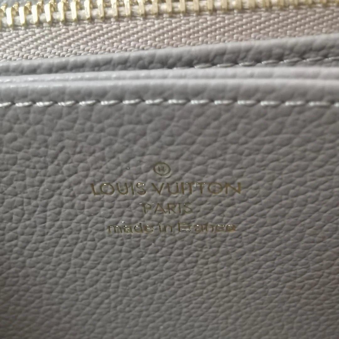 美品 M69794 グレー 二つ折り財布