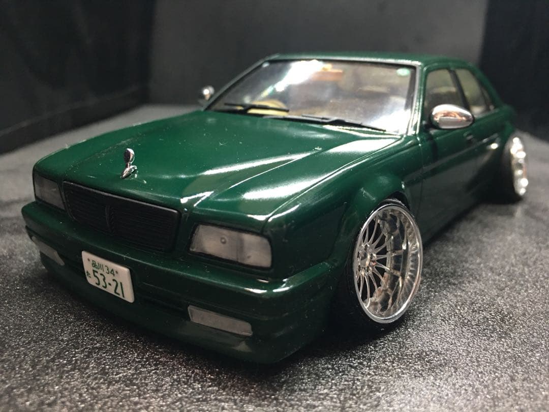 旧車VIPカープラモデル完成品1／２４アオシマ２３シーマ